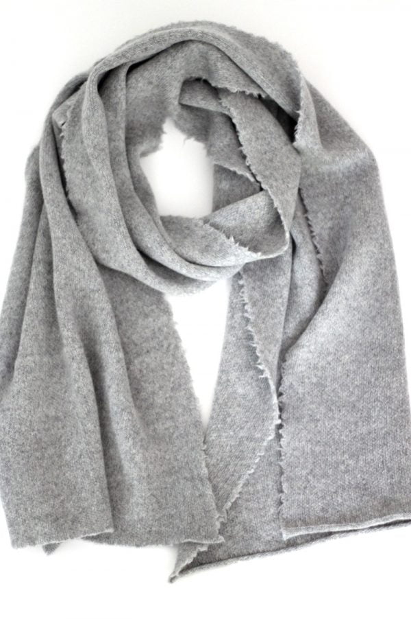 Knitted scarf, grey